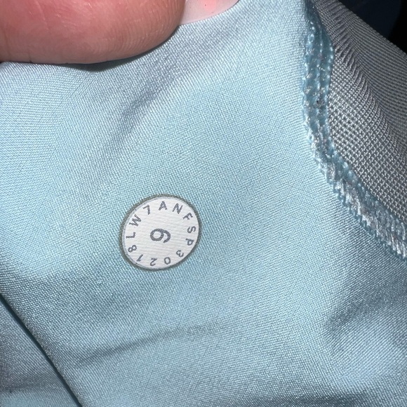 Lululemon 🍋 Spring Break Away Short 4-way Stretch 3" Inseam Size 6 - Picture 7 of 10